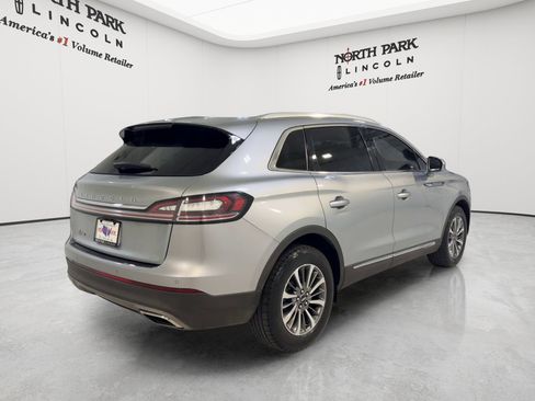 Used 2023 Lincoln Nautilus AWD w/ Premium Package image 9
