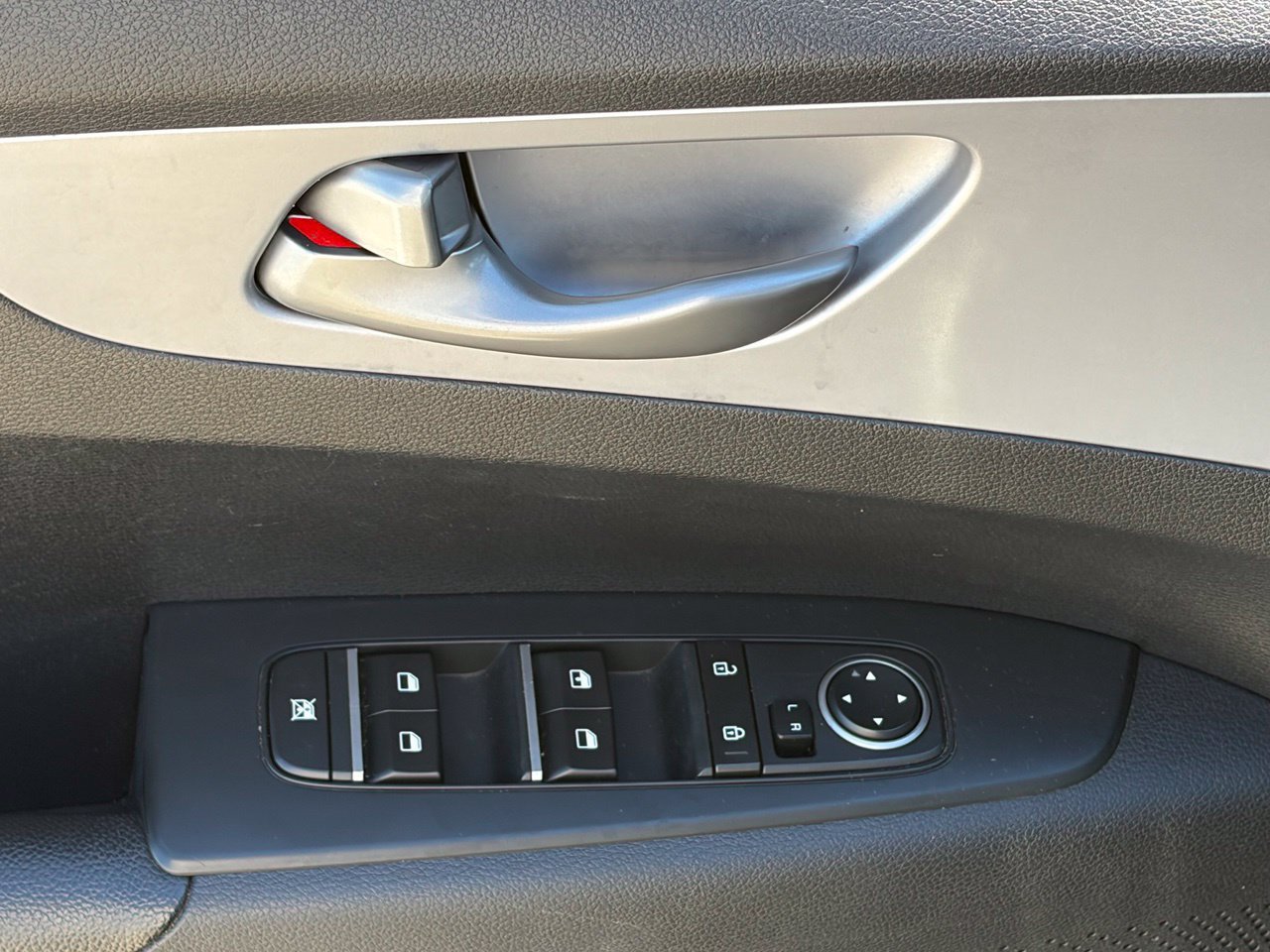 Used 2022 Kia Forte LXS FWD image 5