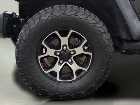 Used 2023 Jeep Wrangler Unlimited Rubicon w/ Dual Top Group AWD/4WD image 28
