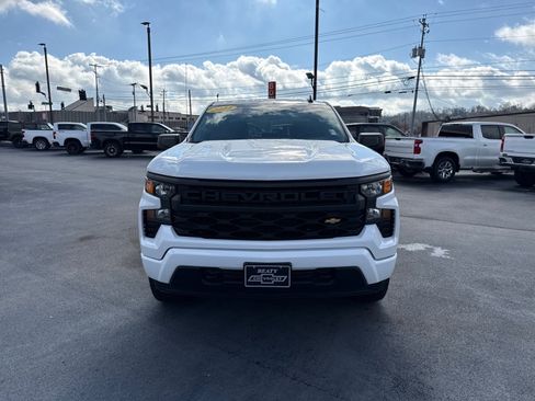 Used 2023 Chevrolet Silverado 1500 Custom image 8
