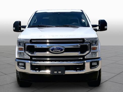 Used 2021 Ford F250 XLT w/ XLT Value Package AWD/4WD image 4