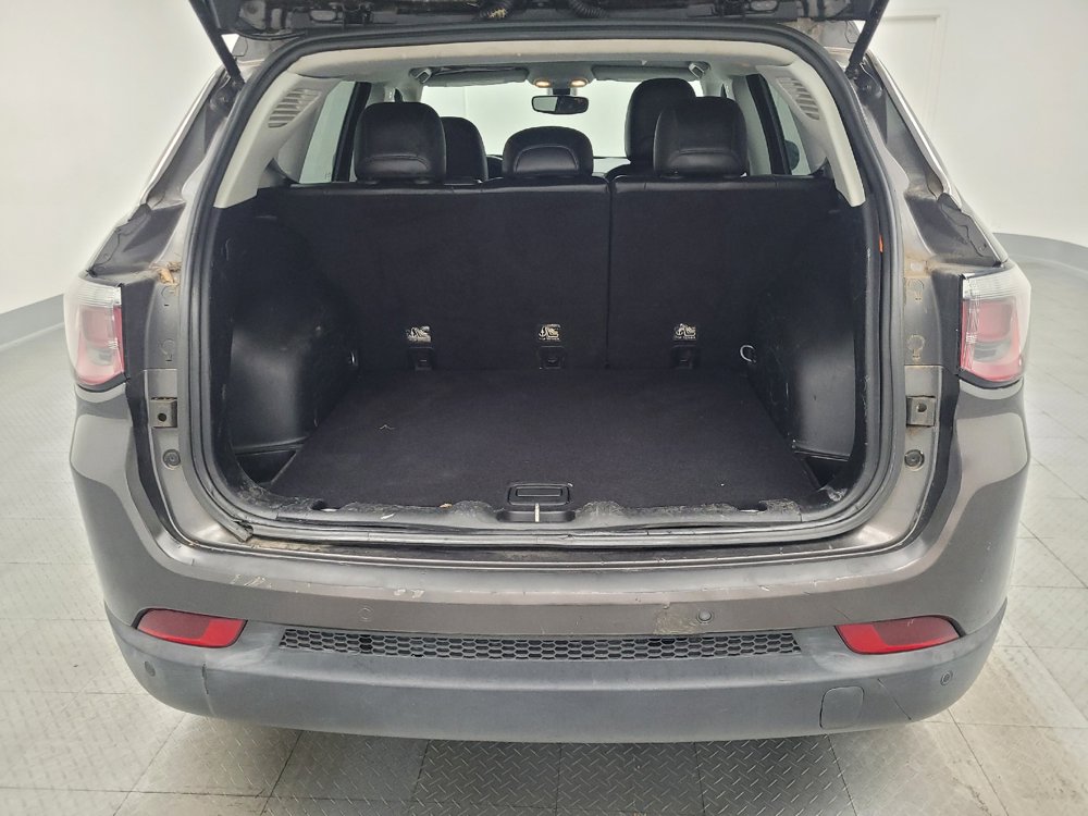 Used 2017 Jeep Compass Latitude w/ Safe & Security Group FWD image 29