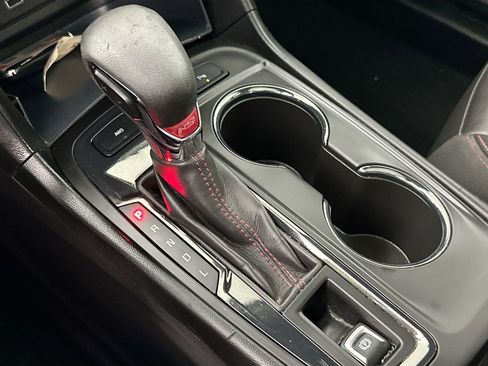 Used 2022 Chevrolet Equinox RS w/ RS Leather Package image 17