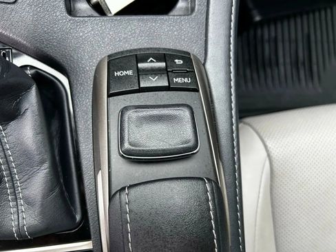 Used 2018 Lexus ES 350 w/ Navigation System Package image 27