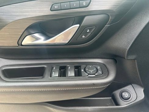 Used 2022 GMC Terrain SLT FWD image 7