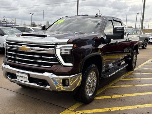 Used 2024 Chevrolet Silverado 2500 LTZ w/ LTZ Convenience Package image 11