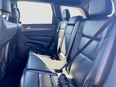 Used 2021 Jeep Grand Cherokee Limited image 25