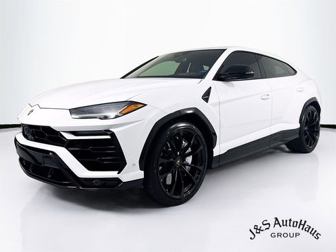 Used 2022 Lamborghini Urus image 3