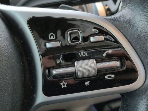 Used 2021 Mercedes-Benz GLB 250 image 25