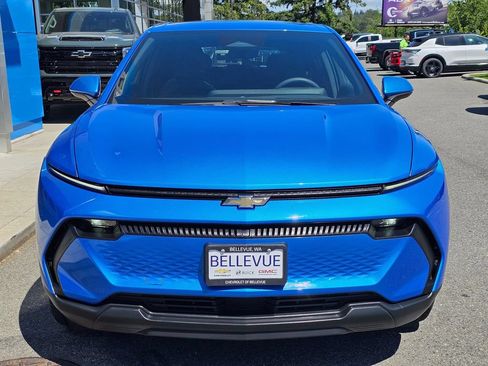 Used 2025 Chevrolet Equinox EV LT FWD image 8