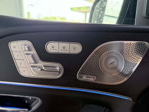 Used 2025 Mercedes-Benz GLS 450 4MATIC image 18