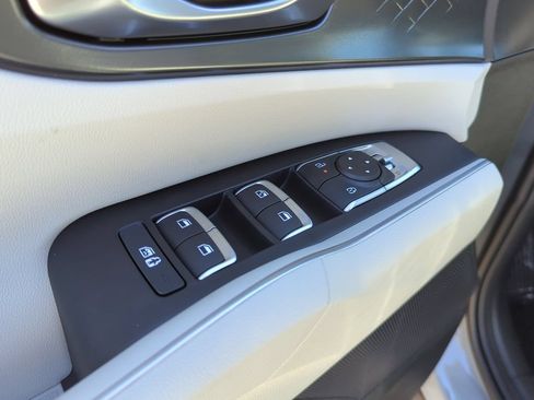 New 2026 Kia Sorento S FWD image 19