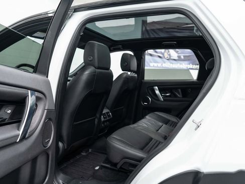 Used 2022 Land Rover Discovery Sport SE image 31