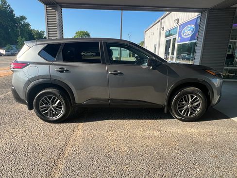 Used 2021 Nissan Rogue S FWD image 10