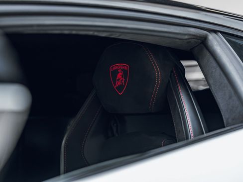 Used 2018 Lamborghini Aventador S AWD/4WD image 35