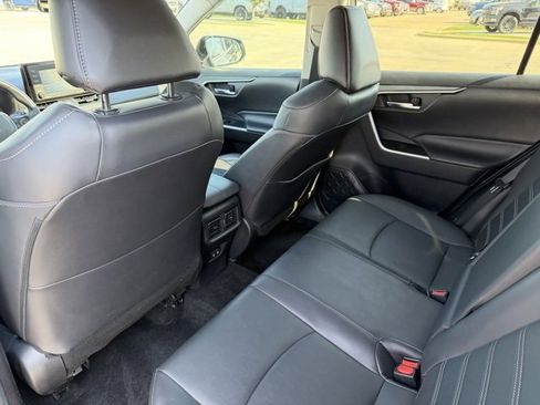 Used 2020 Toyota RAV4 XLE Premium image 20