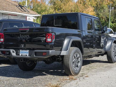 New 2025 Jeep Gladiator Sport w/ Premium Package image 4