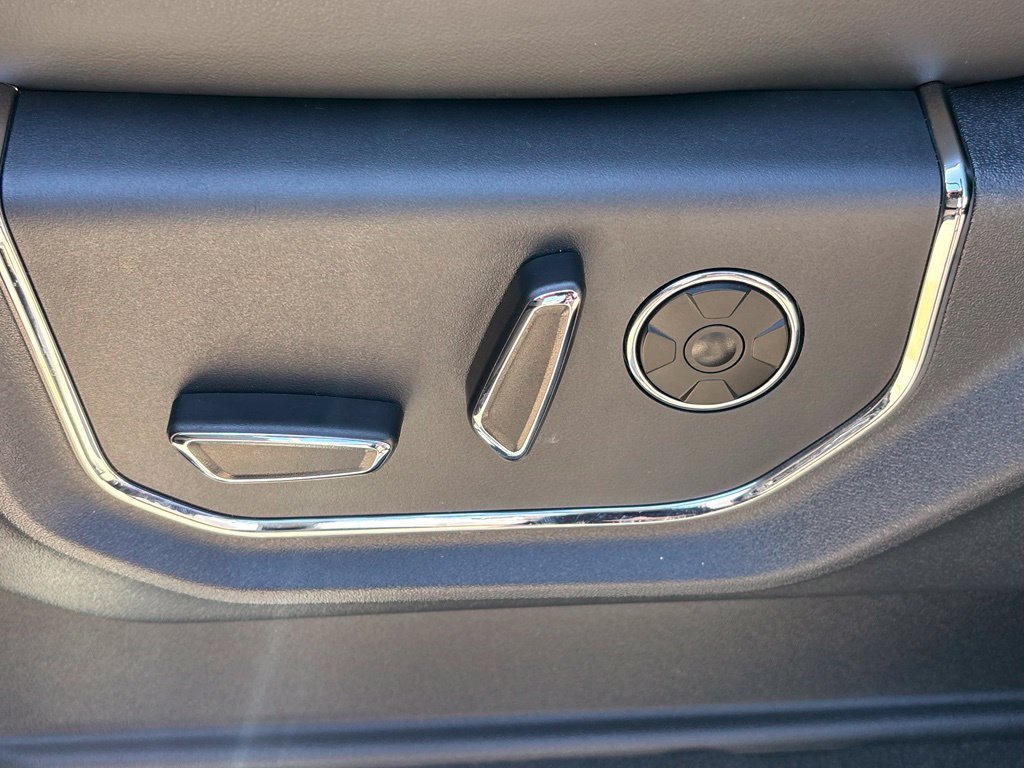 Used 2024 Ford Expedition Platinum RWD image 14