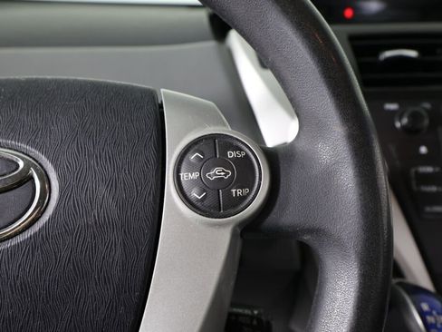 Used 2014 Toyota Prius V Two image 27