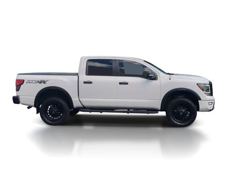 Used 2020 Nissan Titan PRO-4X w/ Pro-4x Convenience Package image 9
