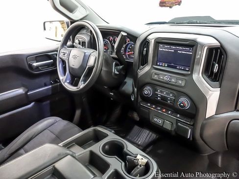 Used 2023 Chevrolet Silverado 1500 Custom Trail Boss AWD/4WD image 31