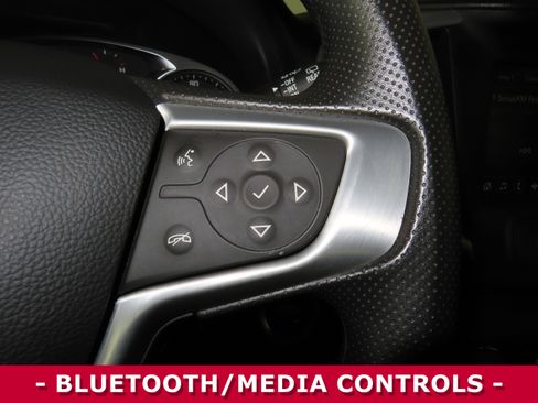 Used 2023 GMC Terrain SLE w/ Driver Convenience Package image 14