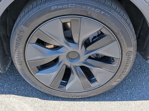 Used 2024 Tesla Model Y Long Range AWD/4WD image 15