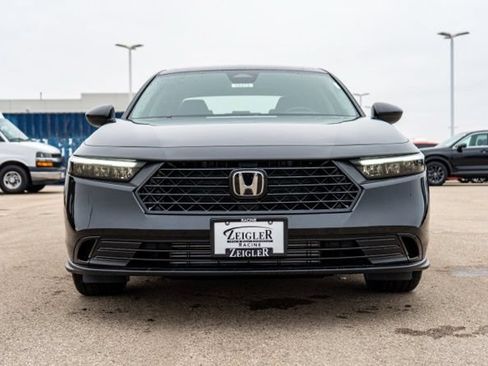 Used 2025 Honda Accord SE image 2