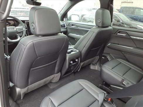 New 2026 GMC Acadia Elevation image 16