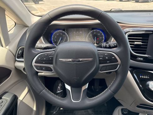 Used 2023 Chrysler Voyager LX FWD image 25