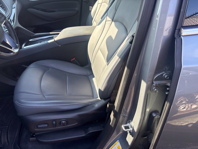 Used 2024 Buick Enclave Essence w/ Sport Touring Edition FWD image 8