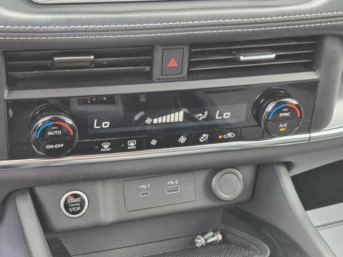 Used 2023 Nissan Rogue SV FWD image 28
