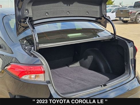 Used 2023 Toyota Corolla LE image 31