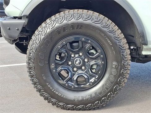 Used 2024 Ford Bronco Wildtrak image 8