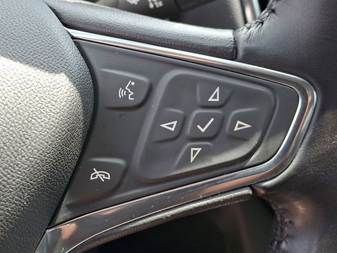 Used 2020 Chevrolet Equinox LT FWD image 23