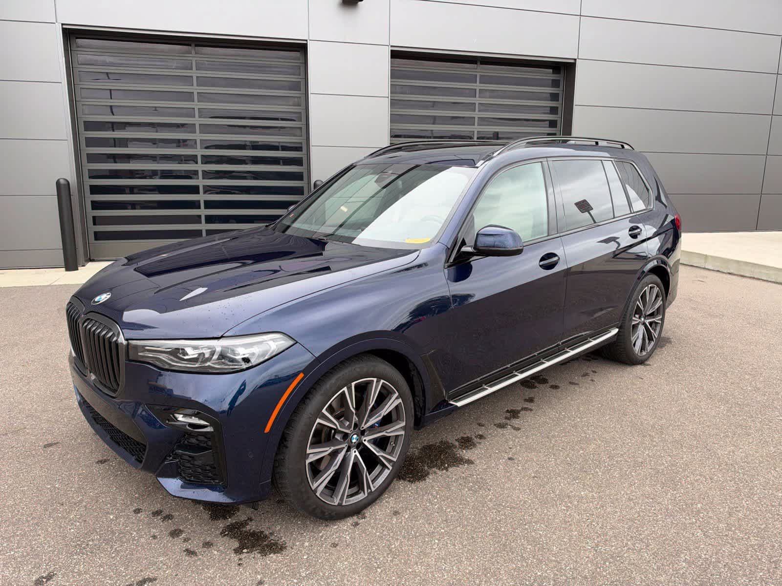 Used 2022 BMW X7 xDrive40i w/ M Sport Package AWD/4WD image 1