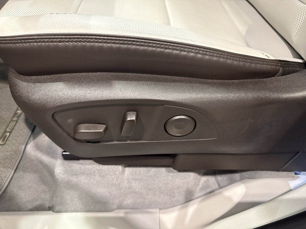 Used 2024 GMC Acadia Denali w/ LPO, Floor Liner Package AWD/4WD image 27