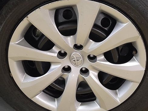 Used 2024 Toyota Corolla LE FWD image 31