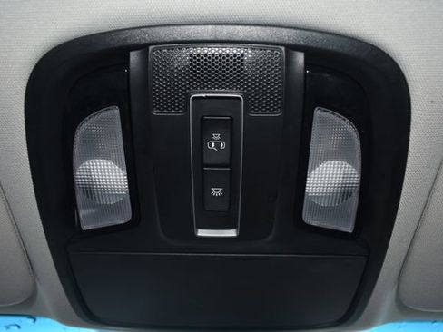 Used 2019 Kia Sorento LX image 28