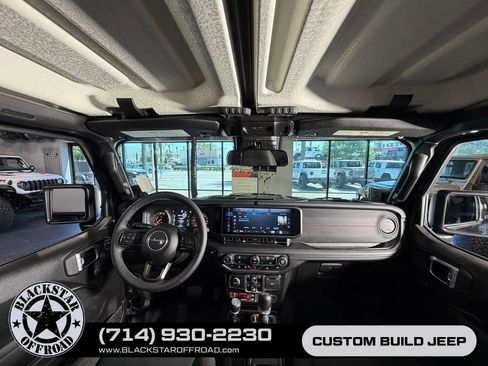 Used 2025 Jeep Wrangler Unlimited Rubicon AWD/4WD image 19