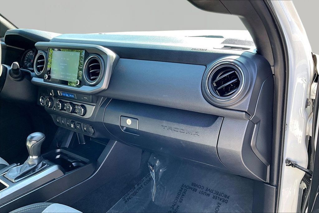 Used 2023 Toyota Tacoma TRD Off-Road w/ Technology Package AWD/4WD image 20