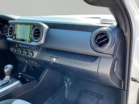 Used 2023 Toyota Tacoma TRD Off-Road w/ Technology Package AWD/4WD image 20