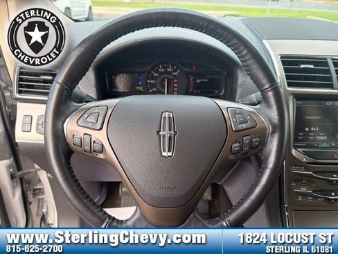 Used 2013 Lincoln MKX AWD image 16