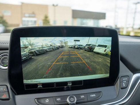 Used 2025 Chevrolet Blazer LT image 27