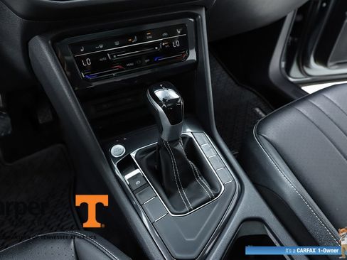 Used 2024 Volkswagen Tiguan SE w/ Panoramic Sunroof Package FWD image 63