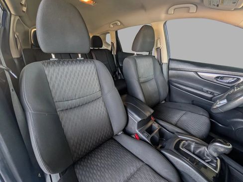 Used 2017 Nissan Rogue SV AWD/4WD image 23