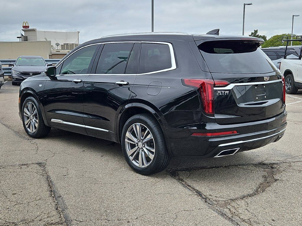 Used 2020 Cadillac XT6 Premium Luxury FWD image 3