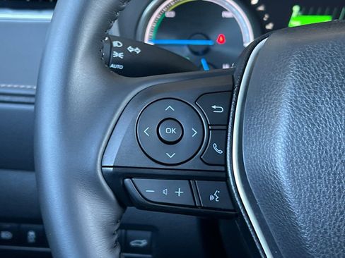 Certified 2024 Toyota Venza LE image 29