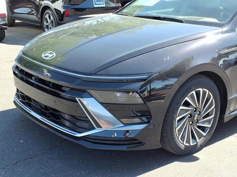 Certified 2025 Hyundai Sonata Limited FWD image 8