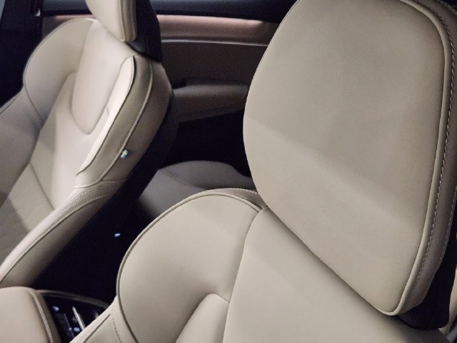 New 2026 Volvo XC90 T8 Plus w/ Protection Package Premier AWD/4WD image 15